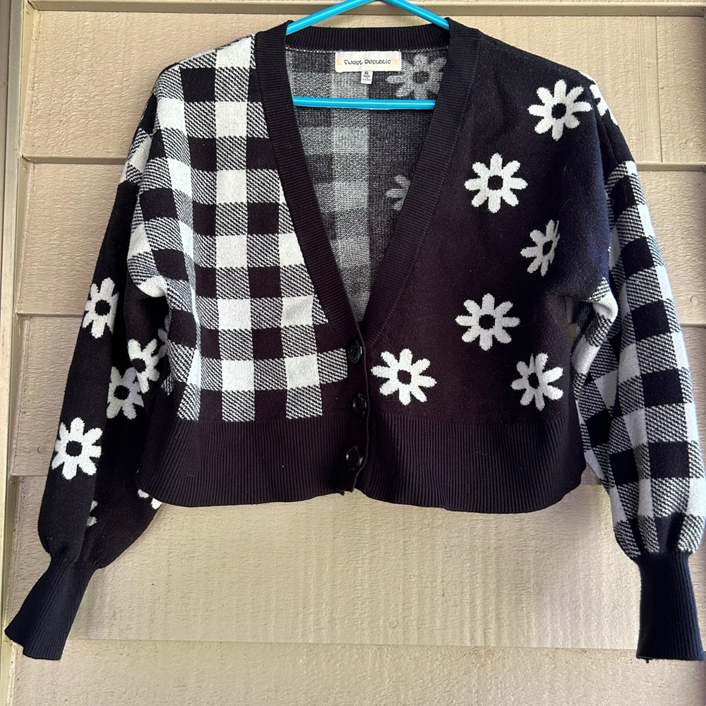 Sweet Republic sweater short with cuffed sleeves. Sz XL